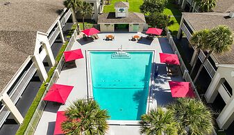 Entire Studio With Free Shuttle to Disney