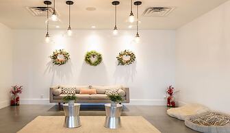 Entire Studio With Free Shuttle to Disney