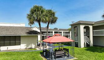 Entire Studio With Free Shuttle to Disney