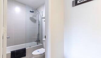 Entire Studio With Free Shuttle to Disney