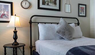 Amazing Beach House Near the Parks