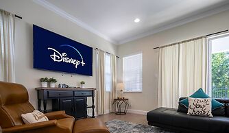 Amazing Beach House Near the Parks