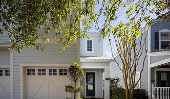 Amazing Beach House Near the Parks