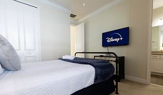 Amazing Beach House Near the Parks