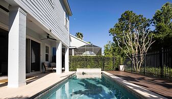 Amazing Beach House Near the Parks