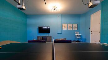 Amazing Beach House Near the Parks