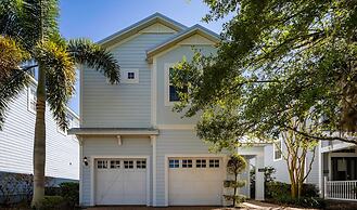 Amazing Beach House Near the Parks