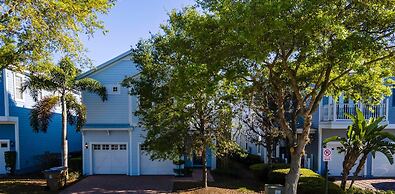 Amazing Beach House Near the Parks
