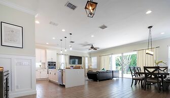 Amazing Beach House Near the Parks