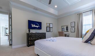 Amazing Beach House Near the Parks