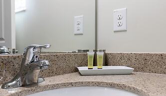 Amazing Beach House Near the Parks