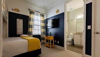 Amazing Beach House Near the Parks