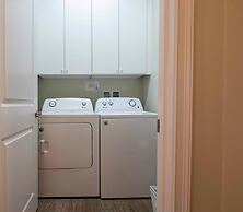 Amazing Beach House Near the Parks