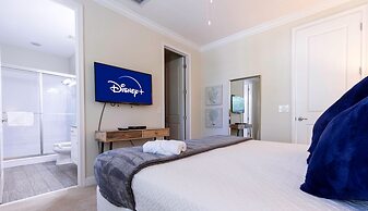 Amazing Beach House Near the Parks