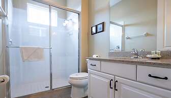 Amazing Beach House Near the Parks