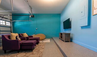 Amazing Beach House Near the Parks