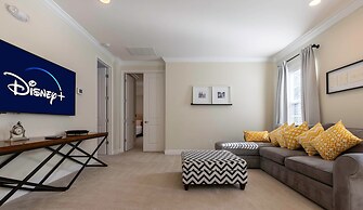 Amazing Beach House Near the Parks