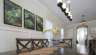 Amazing Beach House Near the Parks