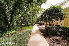Amazing Beach House Near the Parks