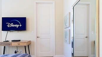 Amazing Beach House Near the Parks