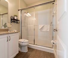 Amazing Beach House Near the Parks