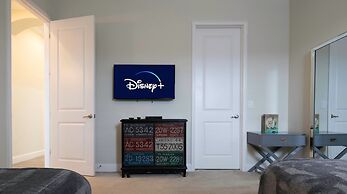 Amazing Beach House Near the Parks