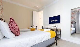 Amazing Beach House Near the Parks