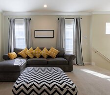 Amazing Beach House Near the Parks