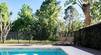Amazing Beach House Near the Parks