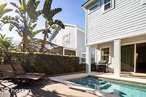 Amazing Beach House Near the Parks