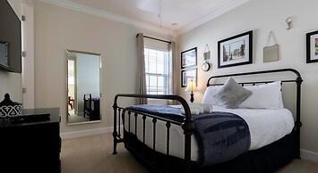 Amazing Beach House Near the Parks