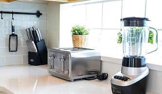 Amazing Beach House Near the Parks