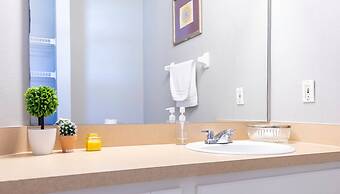 Beautiful Townhome Near Theme Parks