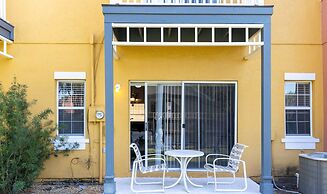 Beautiful Townhome Near Theme Parks