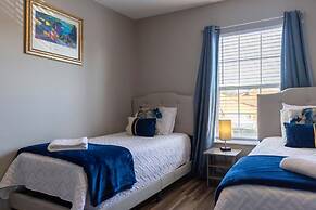 Beautiful Townhome Near Theme Parks