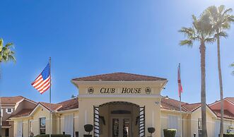 Beautiful Townhome Near Theme Parks