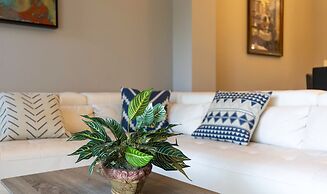 Beautiful Townhome Near Theme Parks