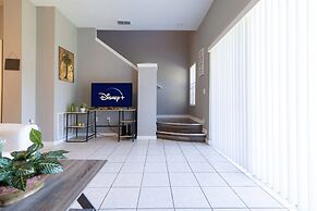 Beautiful Townhome Near Theme Parks