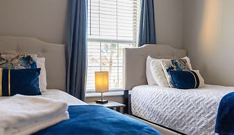 Beautiful Townhome Near Theme Parks