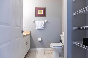 Beautiful Townhome Near Theme Parks