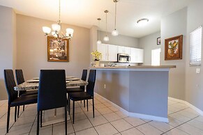 Beautiful Townhome Near Theme Parks