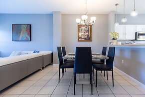 Beautiful Townhome Near Theme Parks