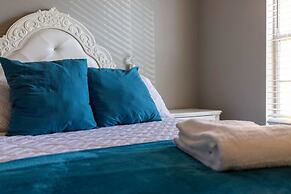 Beautiful Townhome Near Theme Parks