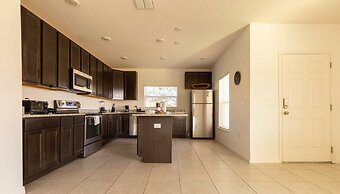 Bright Davenport Family Townhome Near Disney