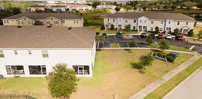 Bright Davenport Family Townhome Near Disney