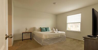 Bright Davenport Family Townhome Near Disney