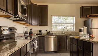 Bright Davenport Family Townhome Near Disney