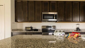 Bright Davenport Family Townhome Near Disney