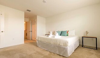 Bright Davenport Family Townhome Near Disney