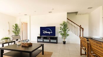 Bright Davenport Family Townhome Near Disney